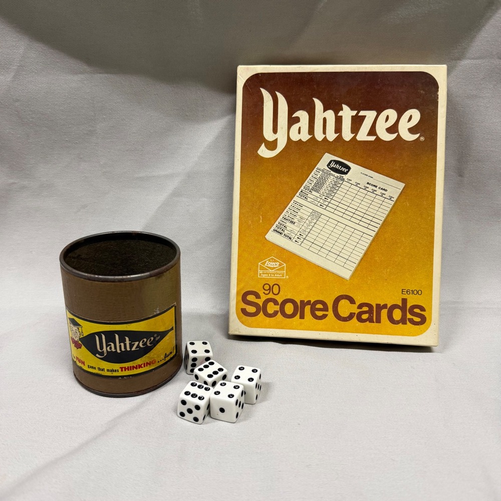 Vintage Yahtzee Dice Cup 5 Dice and 90 Score Cards E.S. Lowe E6100 Retro Game